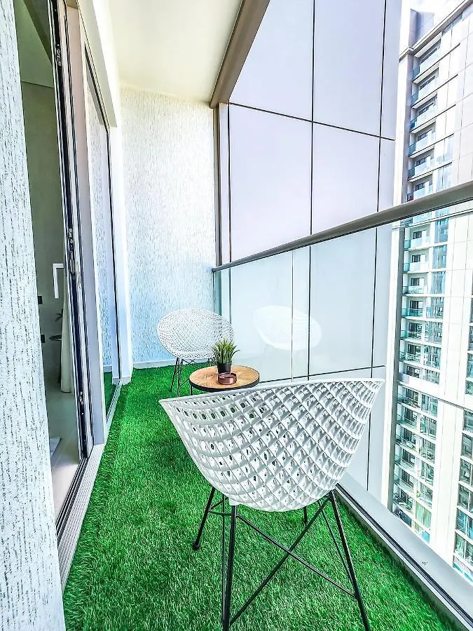 Stay Phenomenal 1 Bedroom Holiday Home Near Burj Khalifa Dubai